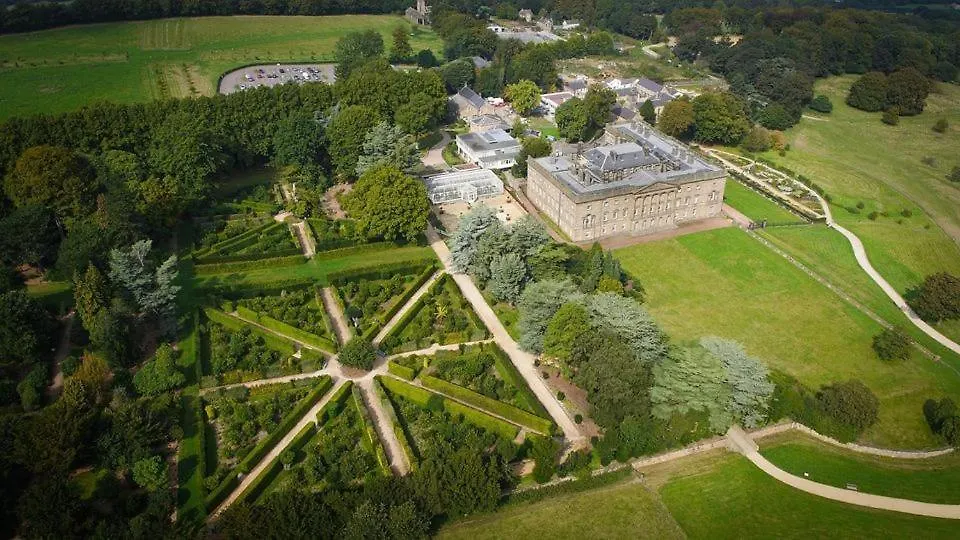 Country house Home Farm Rooms In The Grounds Of Wentworth Castle Barnsley